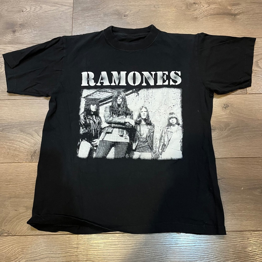 Vintage Ramones Shirt Men M Black Band Graphic Short Sleeve Crew Neck Punk Rock